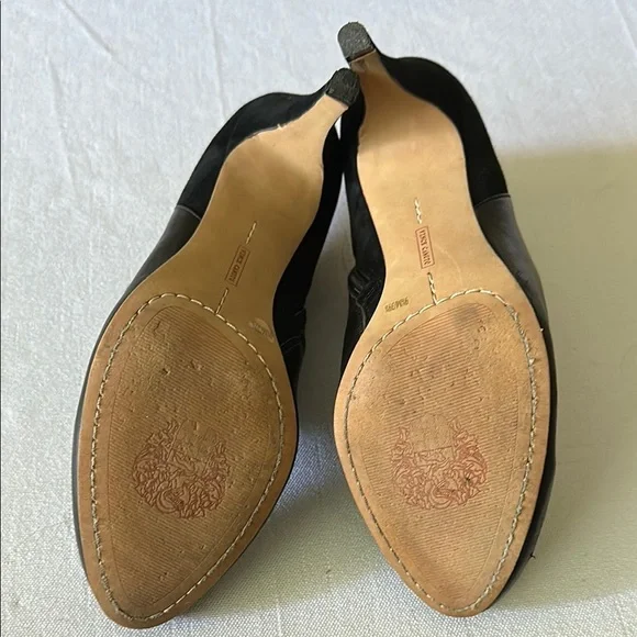 EUC Vince Camuto Black Heeled Boots with Gold Buckle - Picture 8 of 8